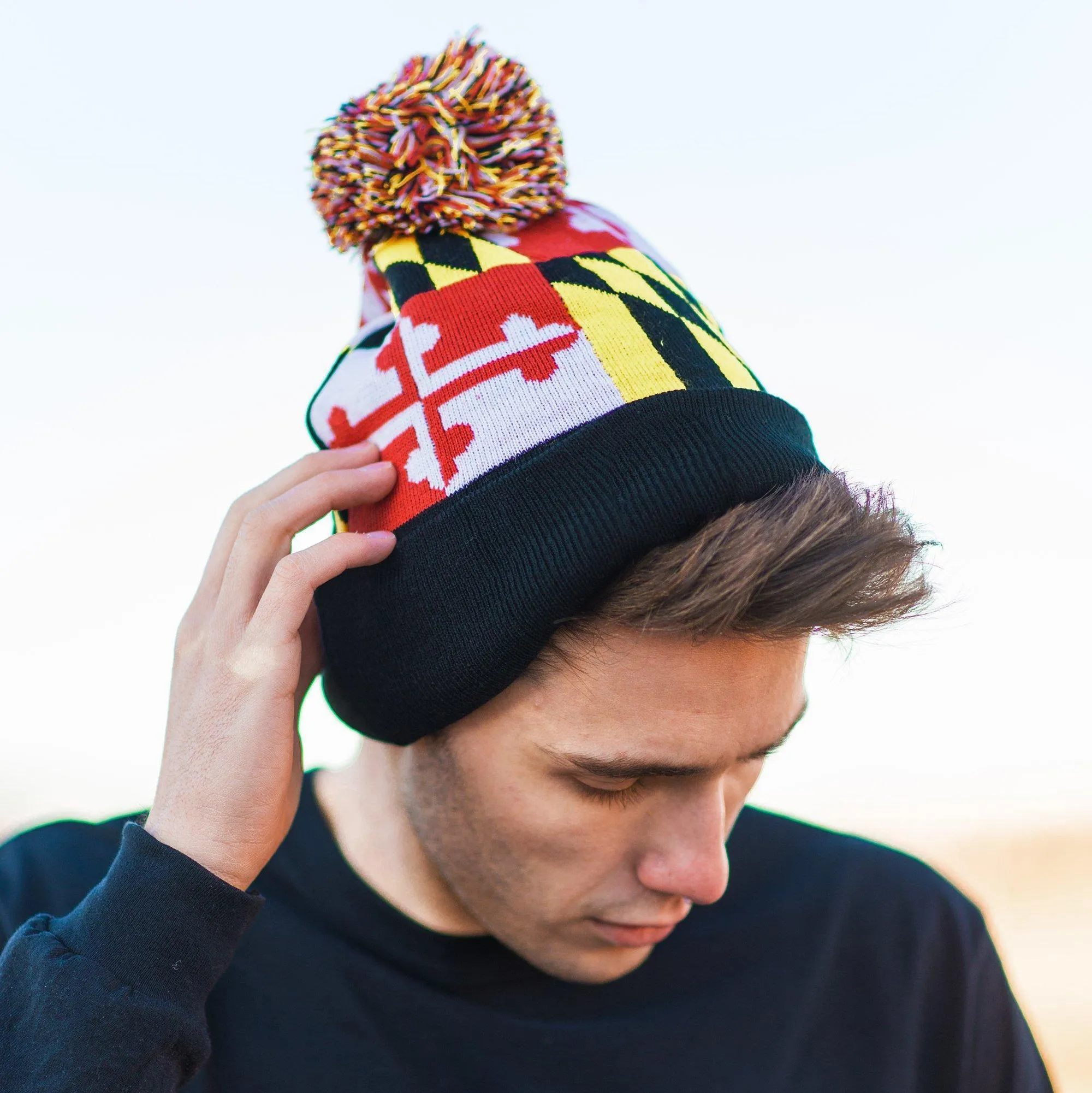 Full Maryland Flag (Black) / Knit Beanie Cap w/ Pom-Pom